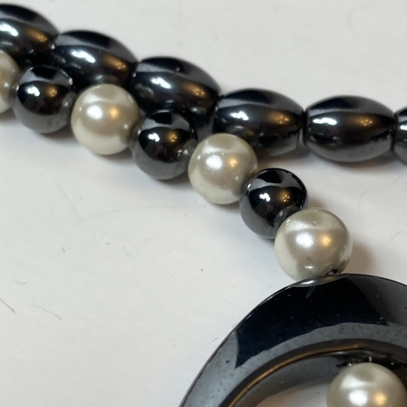 18" Magnetic  Heart Necklace - Picture 7 of 9